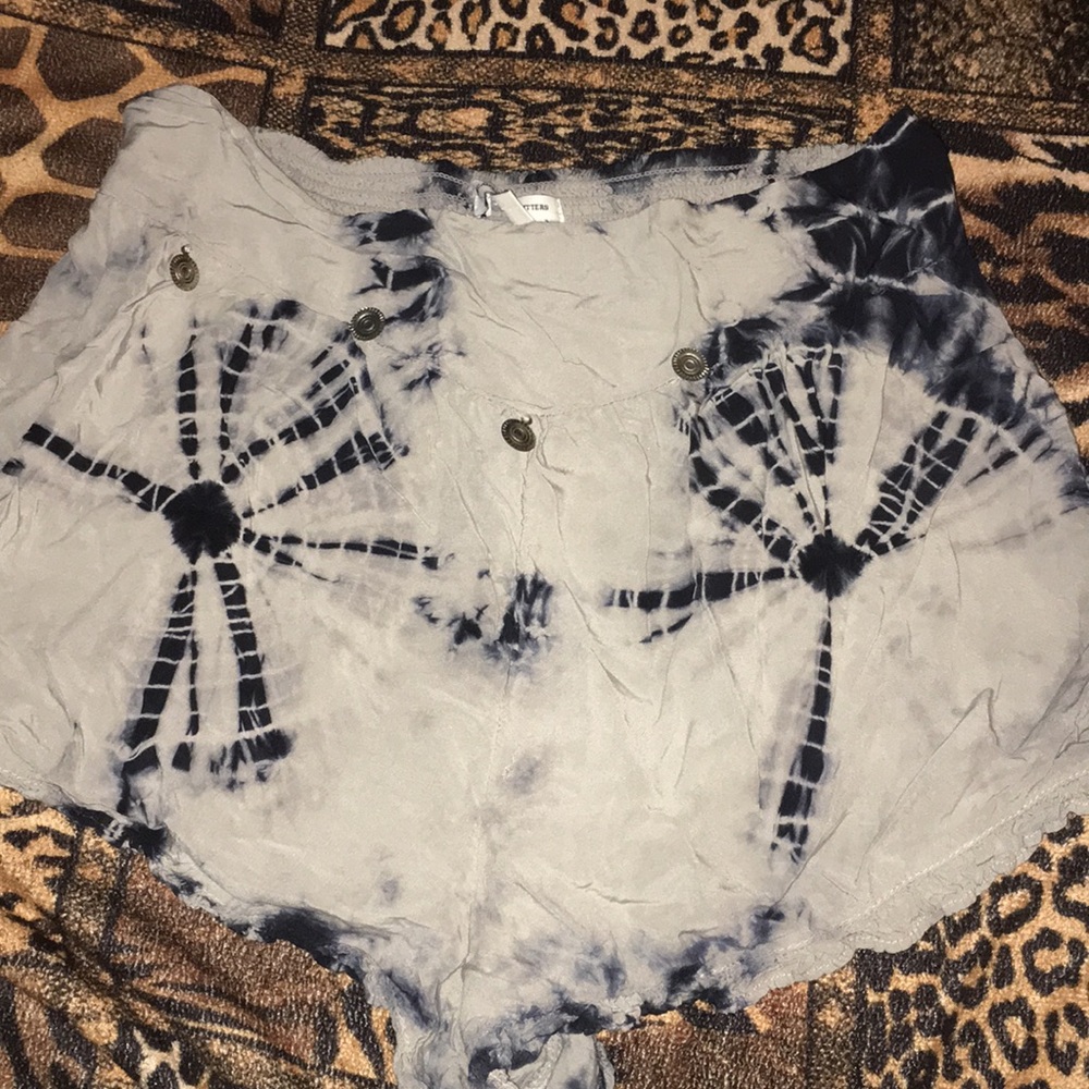 fabrics shorts. american eagle. size M.